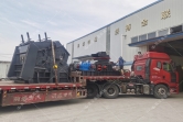 1000*700液壓對(duì)輥制砂機(jī)，1210反擊破發(fā)往四川